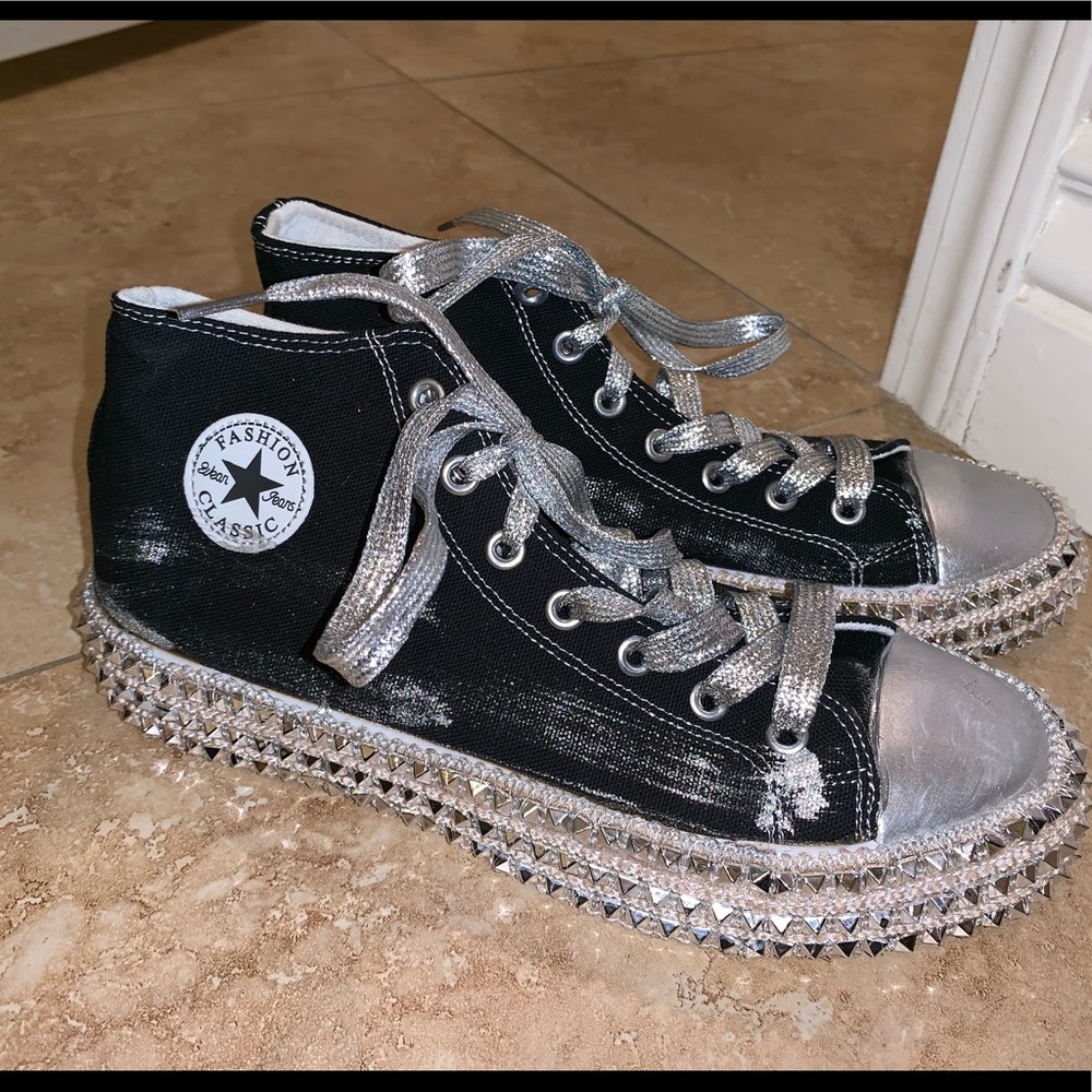Shoes - Picture 2 of 5